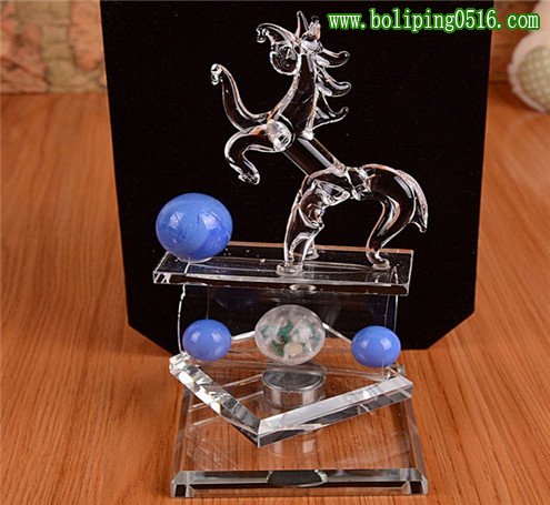 旋轉(zhuǎn)馬玻璃水晶 高檔天鵝工藝品 生日紀念日禮品擺設